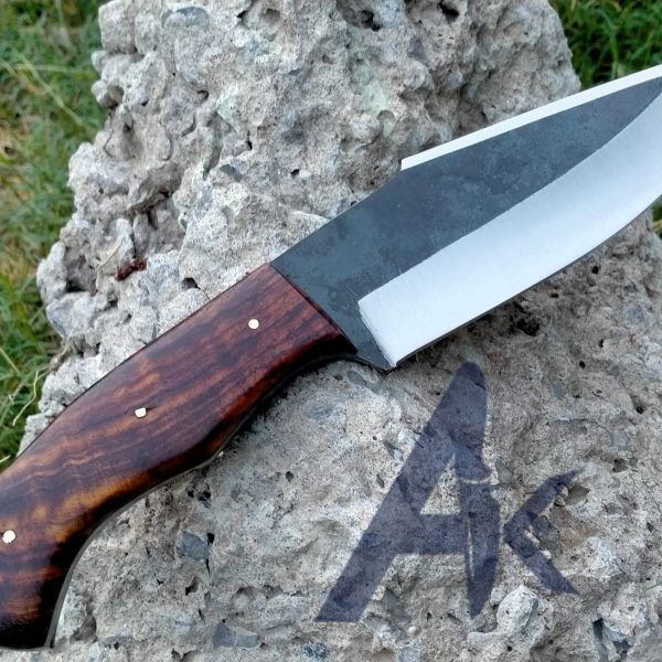 HIGH CARBON STEEL HUNTING KNIFE