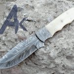 HUNTING FEATHER KNIFE